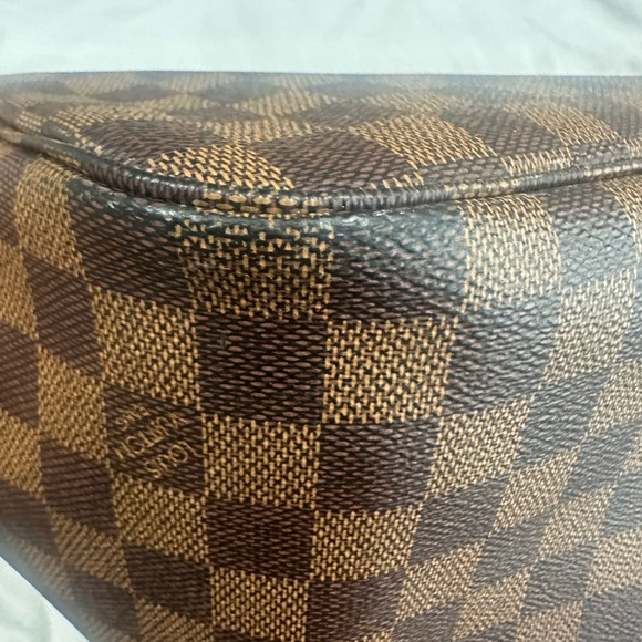 Louis Vuitton Neverfull MM - Picture 6 of 8
